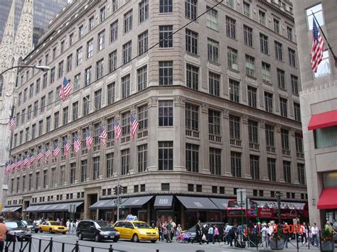 saks fifth avenue goyard|saks fifth avenue founded.